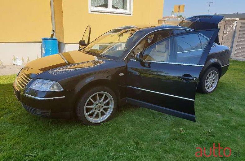 2002' Volkswagen Passat photo #2