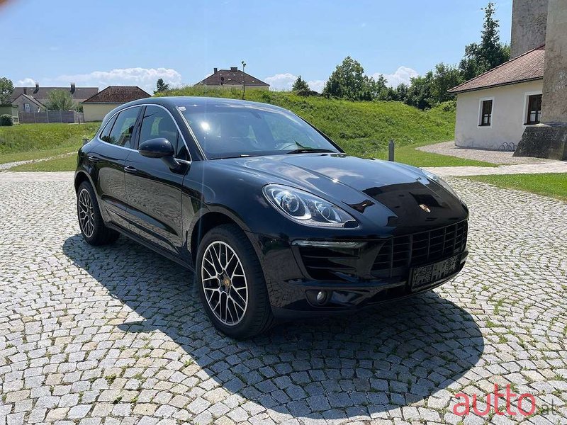 2015' Porsche Macan photo #3