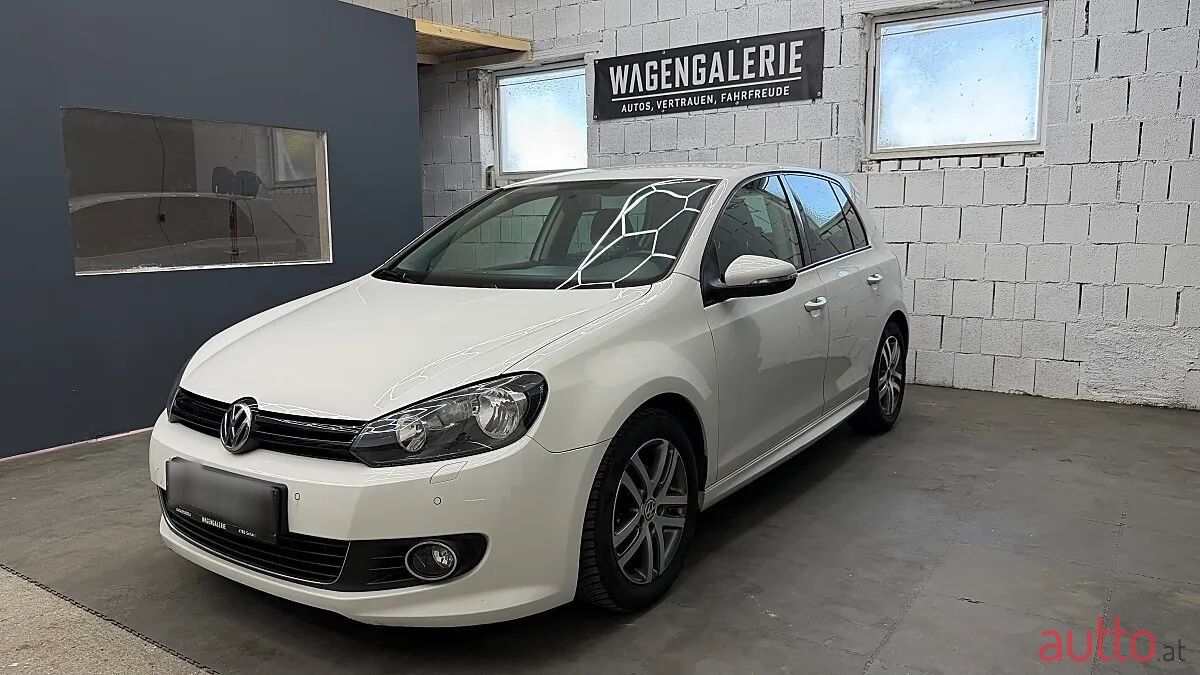 2011' Volkswagen Golf photo #2
