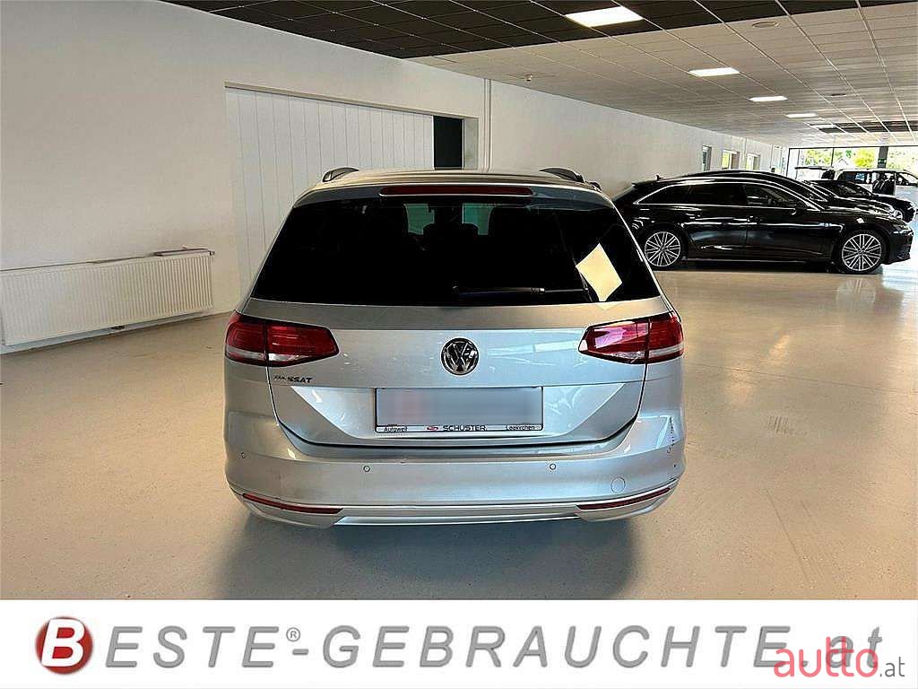 2019' Volkswagen Passat photo #5