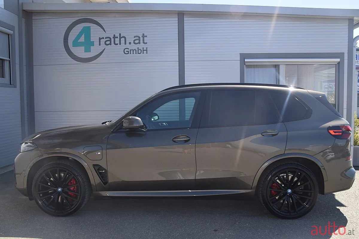 2023' BMW X5 photo #6