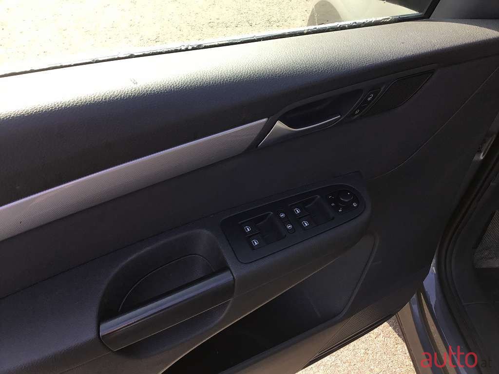 2013' Volkswagen Sharan photo #6