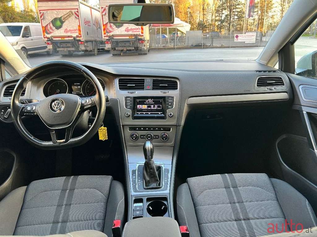 2014' Volkswagen Golf photo #4