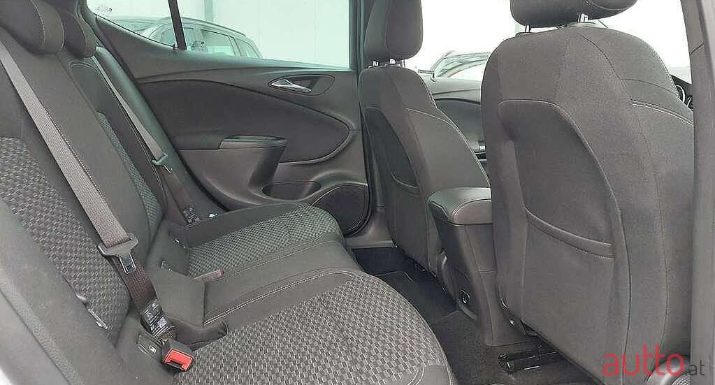 2018' Opel Astra photo #6