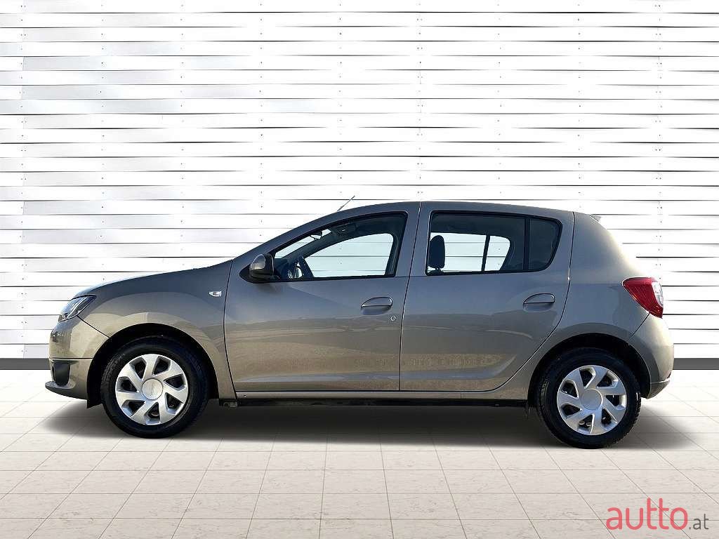 2015' Dacia Sandero photo #2