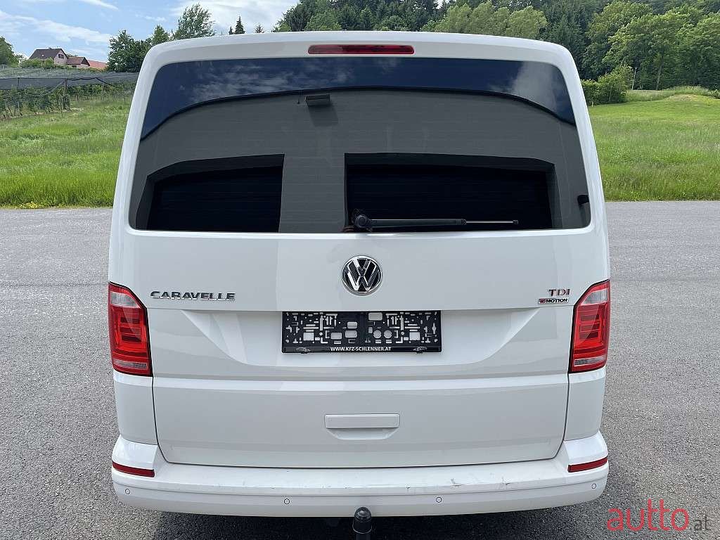 2017' Volkswagen Caravelle photo #5