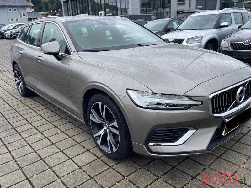 2020' Volvo V60 photo #2