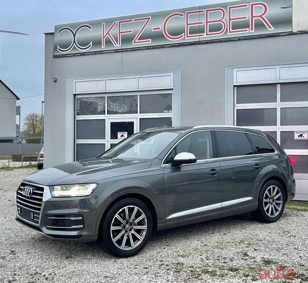 2019' Audi Q7 photo #1