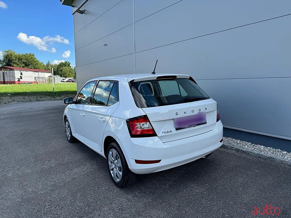 2020' Skoda Fabia photo #6