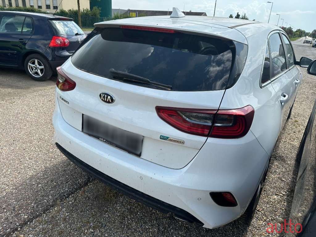 2022' Kia Ceed photo #6