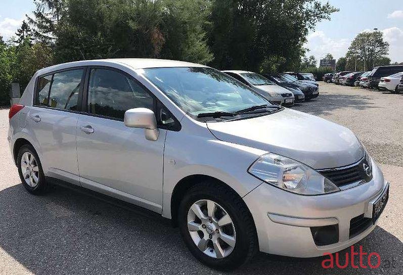 2008' Nissan Tiida photo #1