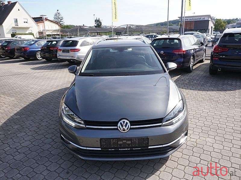 2018' Volkswagen Golf photo #1