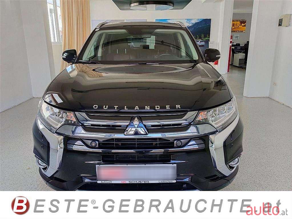 2016' Mitsubishi Outlander photo #1