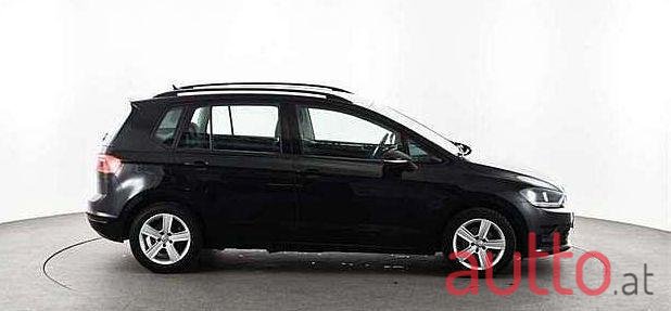 2016' Volkswagen Golf photo #1