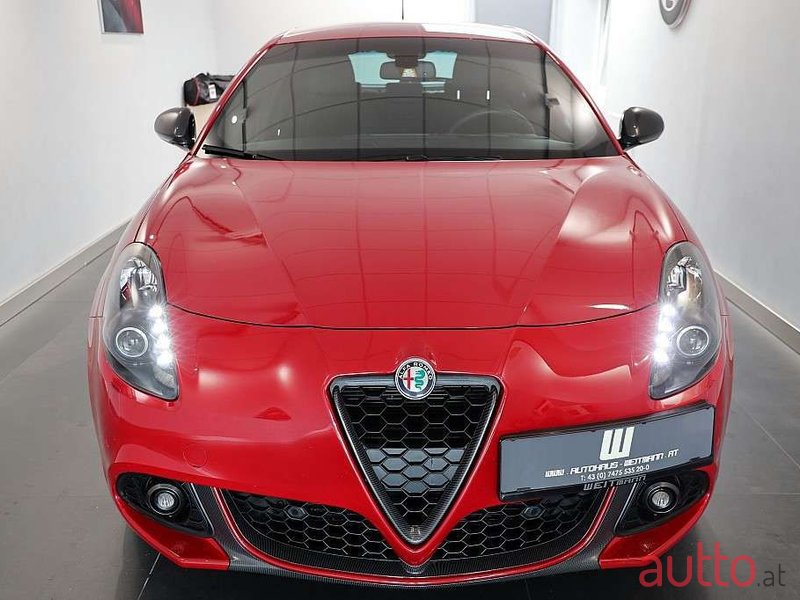 2018' Alfa Romeo Giulietta photo #4