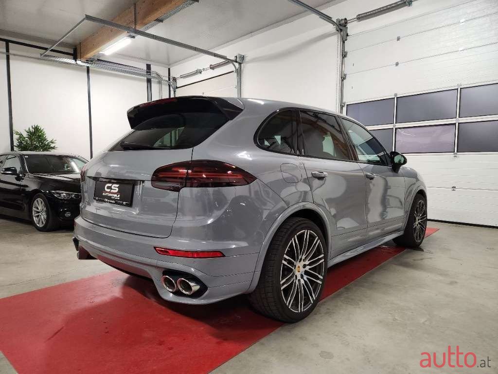 2016' Porsche Cayenne photo #6