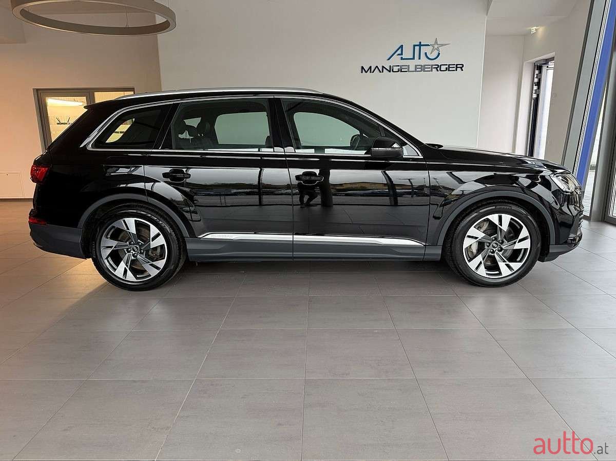 2021' Audi Q7 photo #6