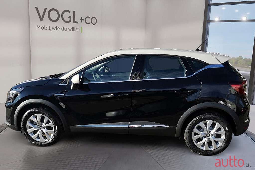2022' Renault Captur photo #2