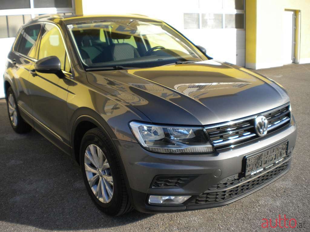 2016' Volkswagen Tiguan photo #1