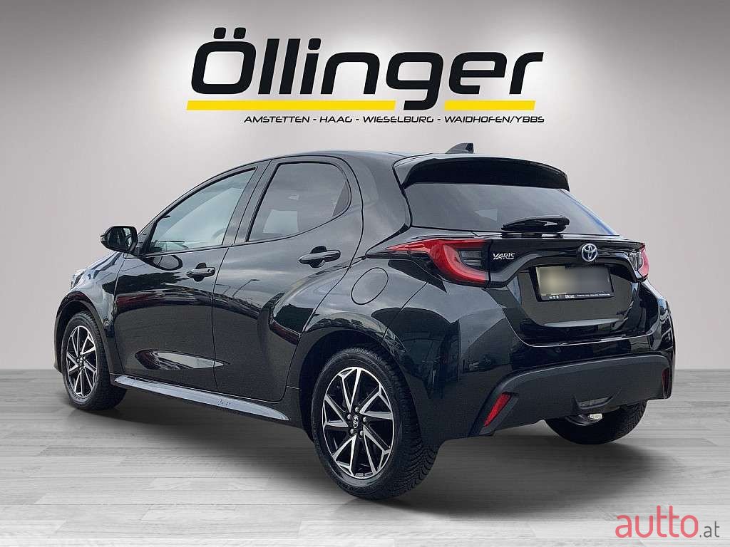 2022' Toyota Yaris photo #3