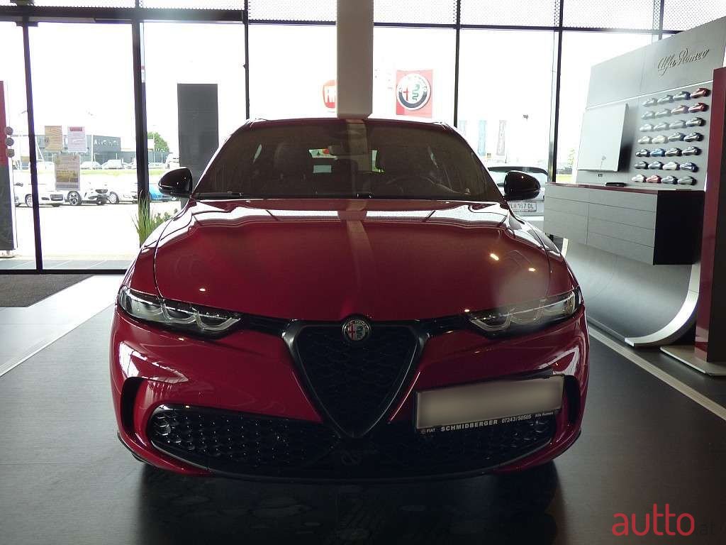 2023' Alfa Romeo Tonale photo #2