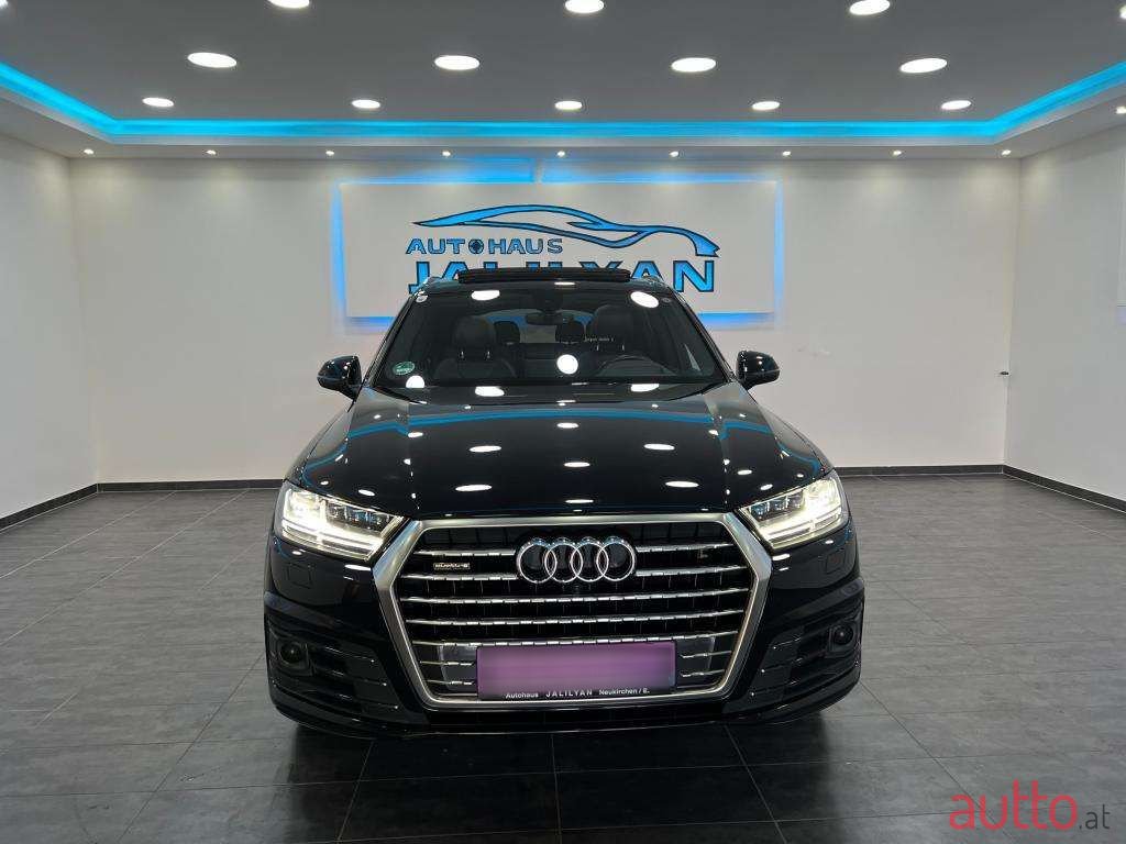 2016' Audi Q7 photo #6