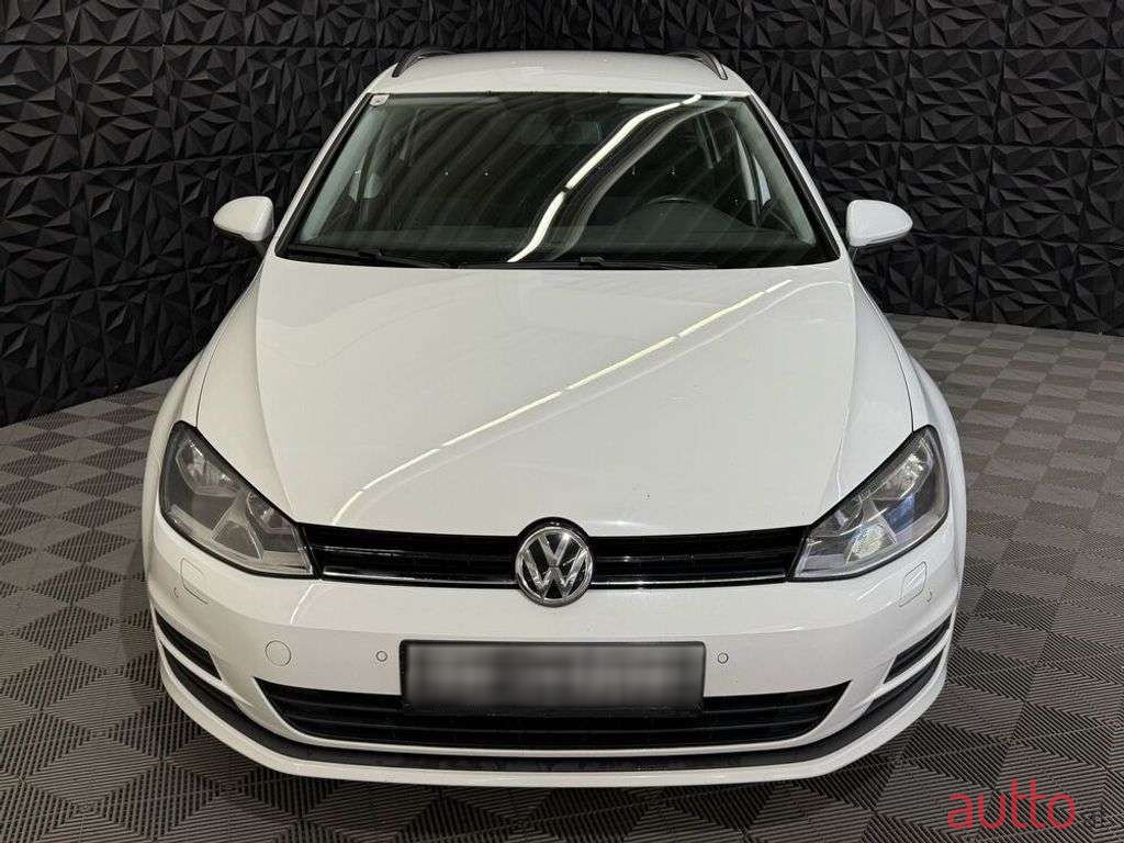 2013' Volkswagen Golf photo #2