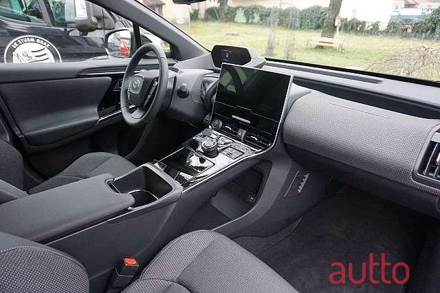 2023' Toyota bZ4X photo #6