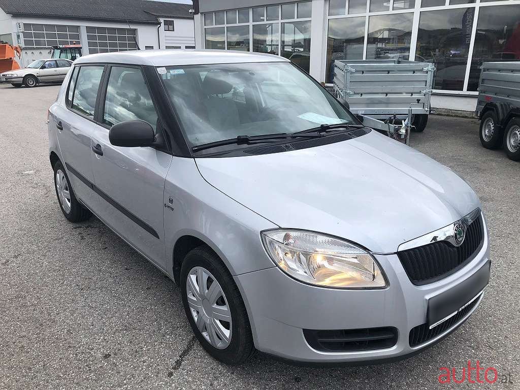 2009' Skoda Fabia photo #3