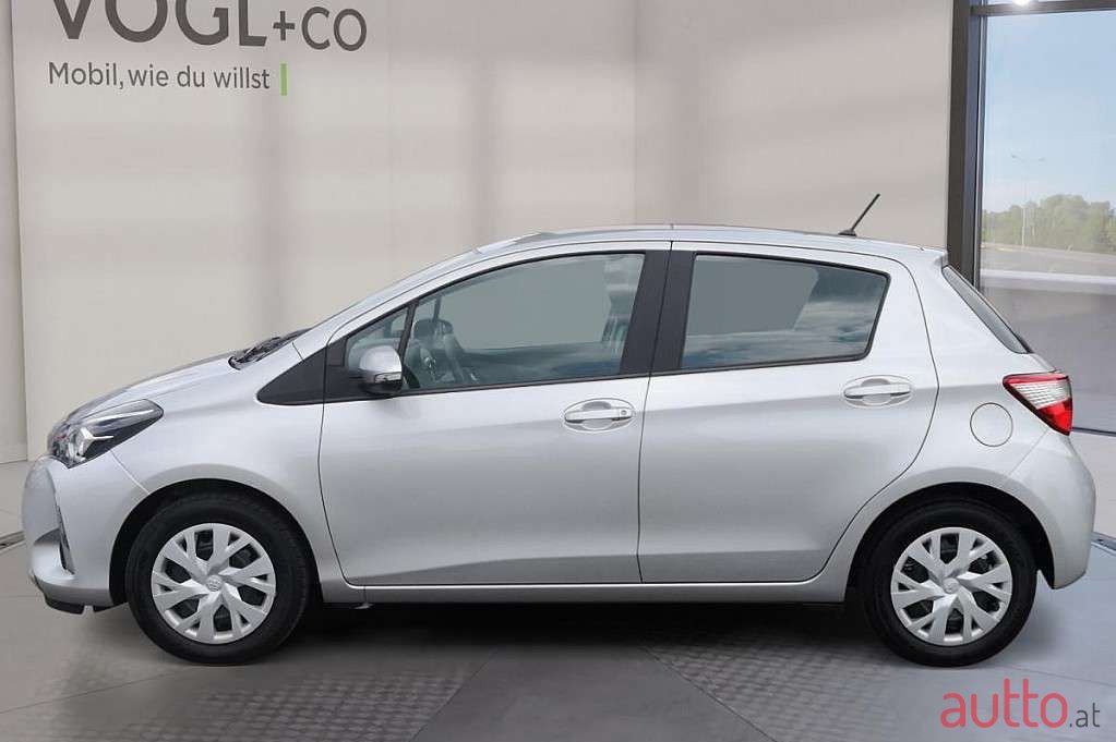 2019' Toyota Yaris photo #2