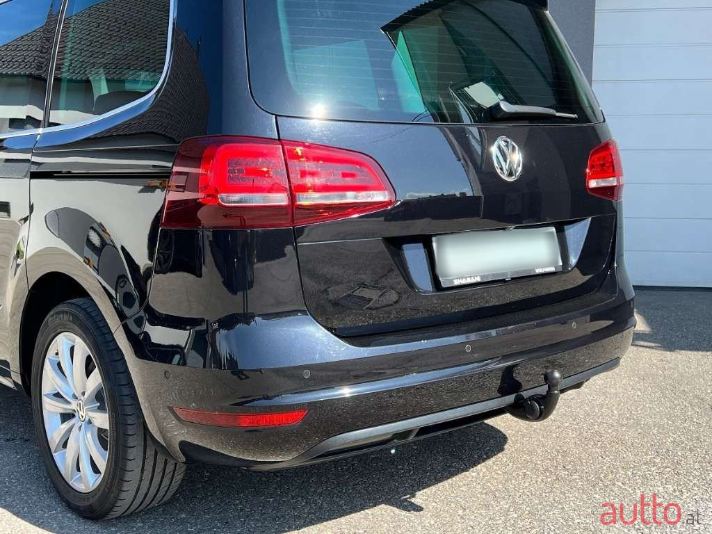 2018' Volkswagen Sharan photo #4