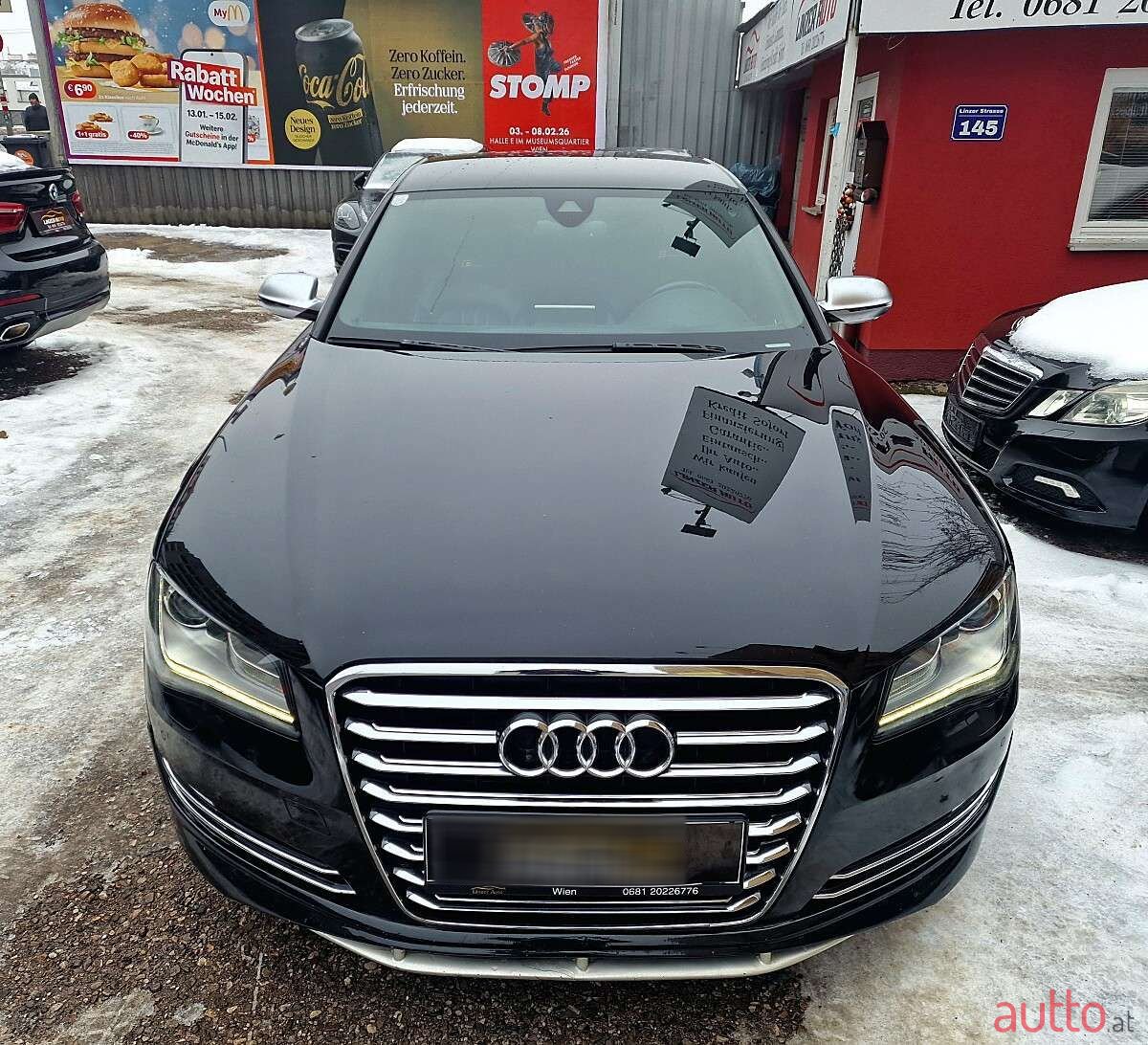 2012' Audi A8 photo #6