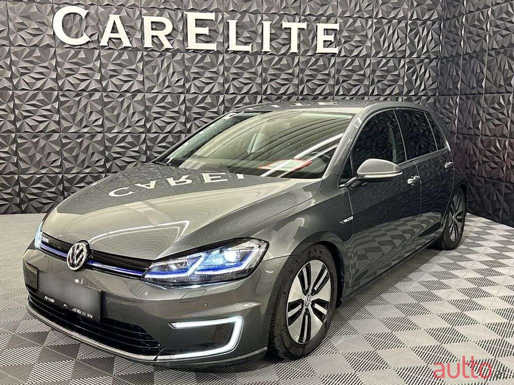 2018' Volkswagen Golf photo #1