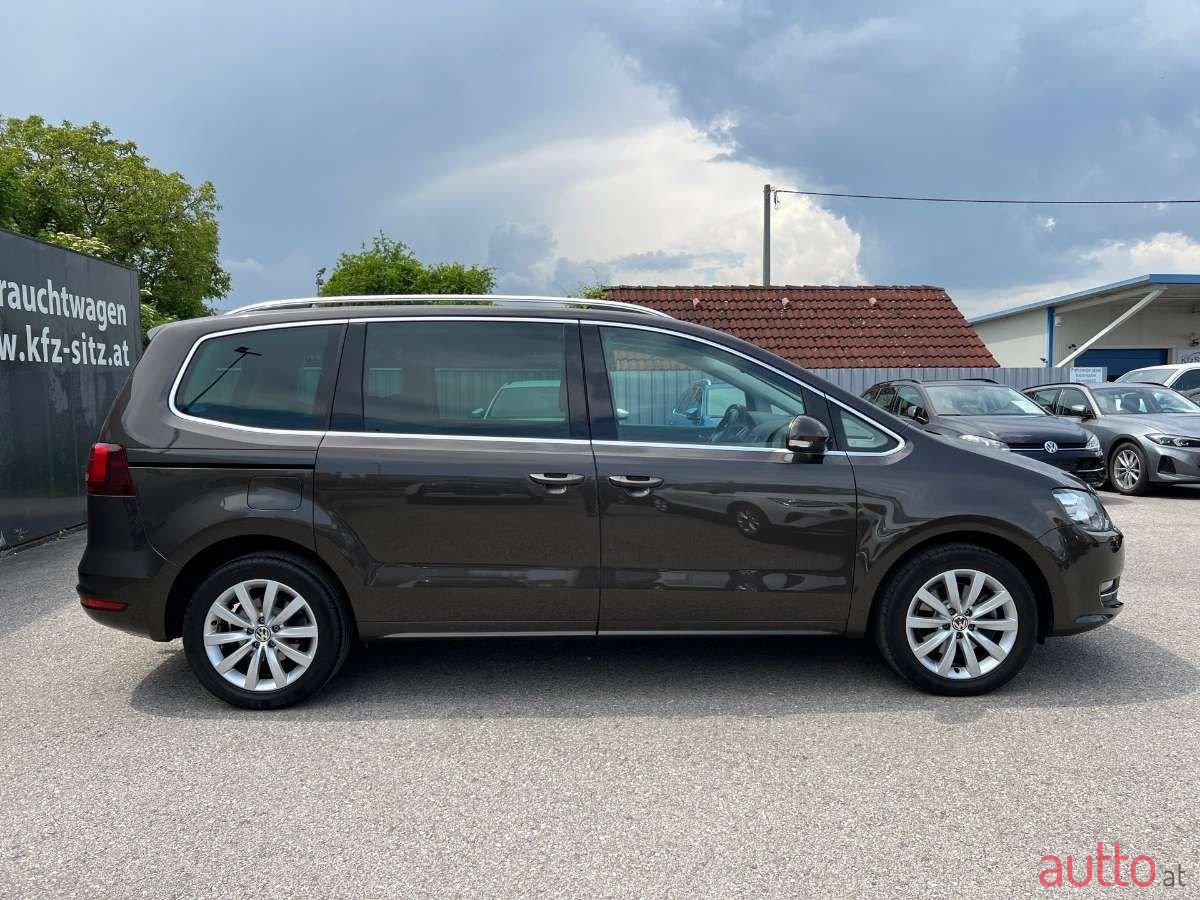2019' Volkswagen Sharan photo #2