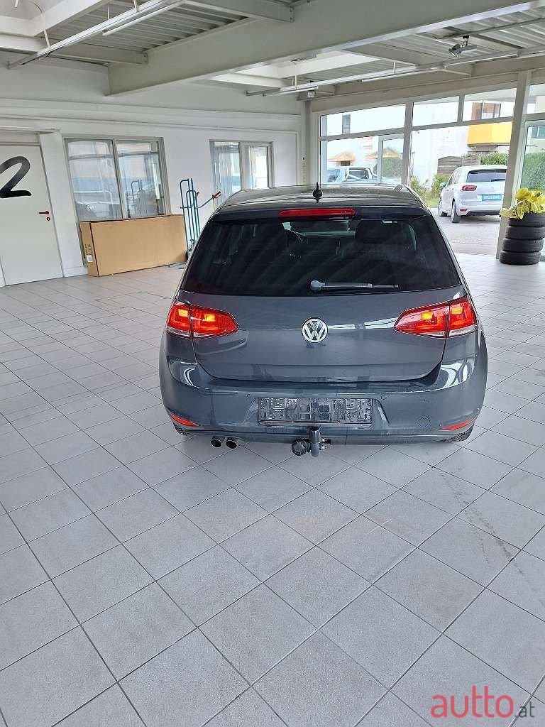 2015' Volkswagen Golf photo #5