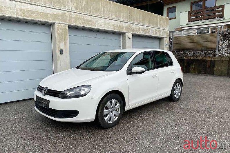 2010' Volkswagen Golf photo #1