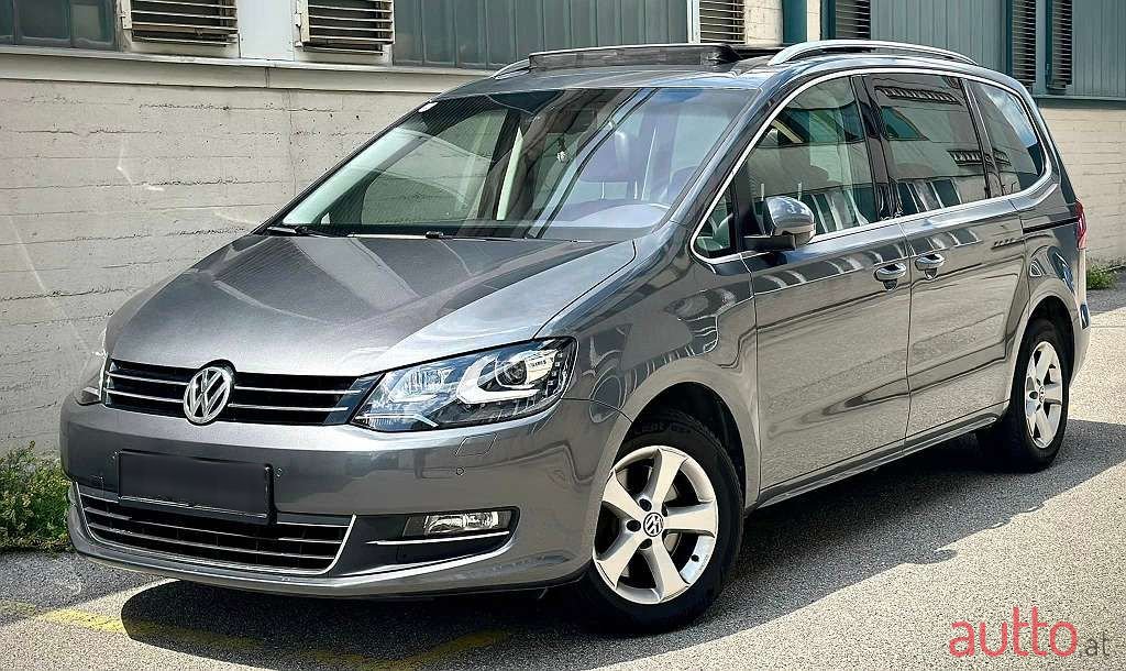 2012' Volkswagen Sharan photo #1