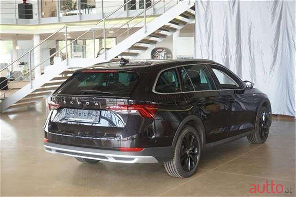 2021' Skoda Octavia photo #3