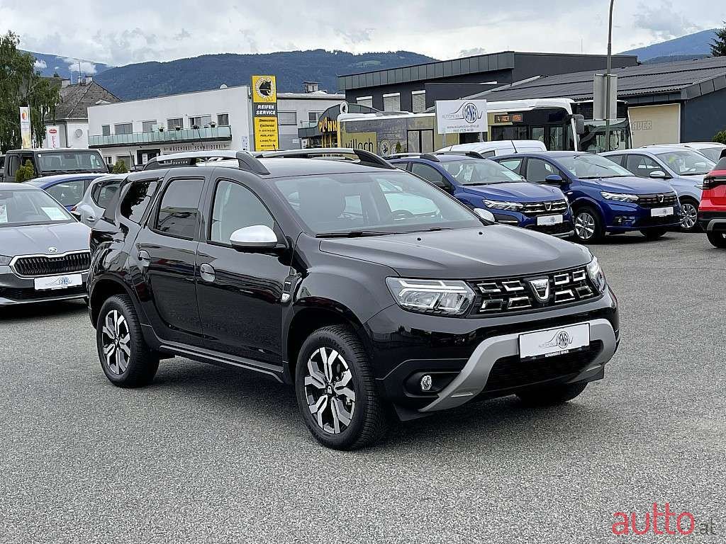 2022' Dacia Duster photo #2