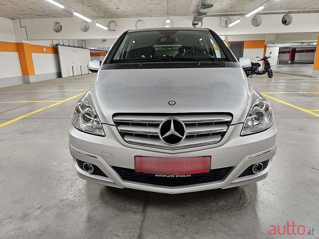 2011' Mercedes-Benz B-Klasse photo #3
