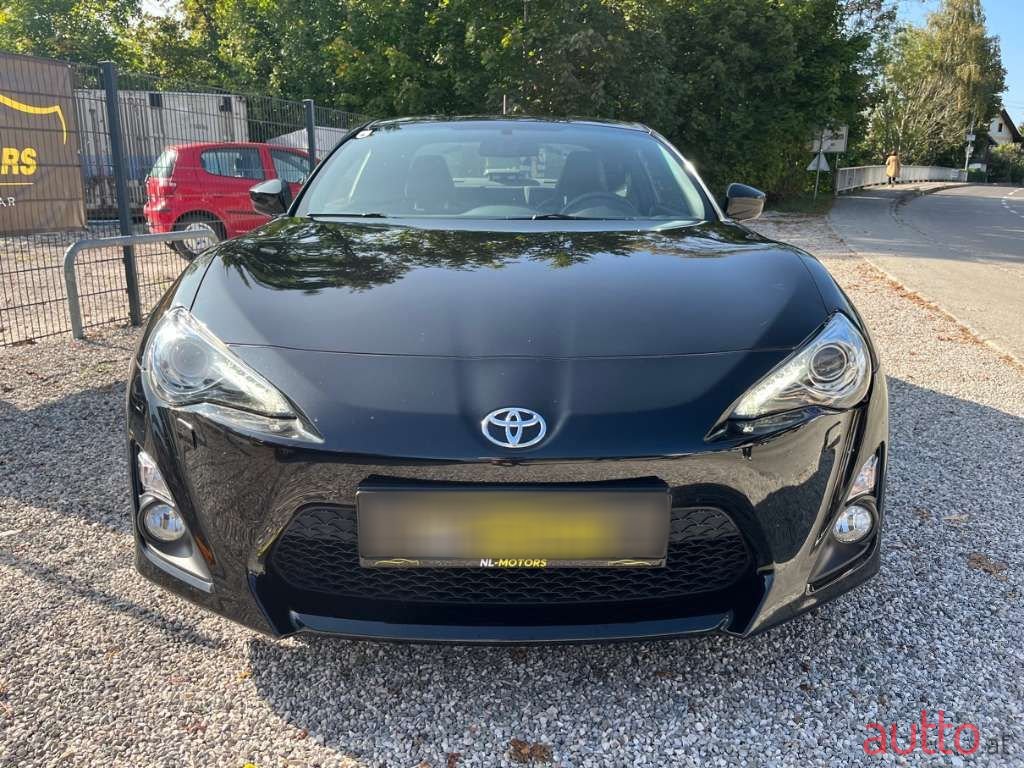 2012' Toyota GT86 photo #2