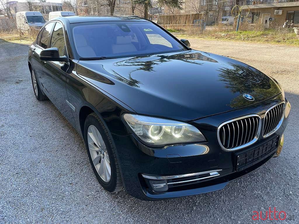 2013' BMW 7Er-Reihe photo #3