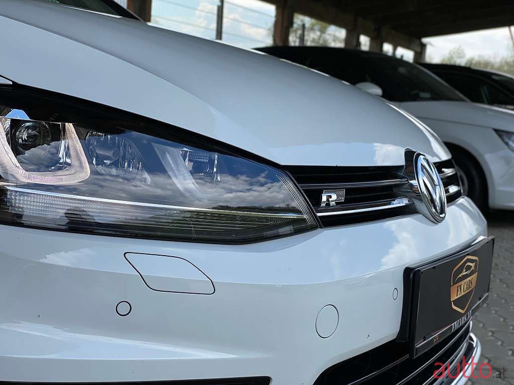 2015' Volkswagen Golf photo #4