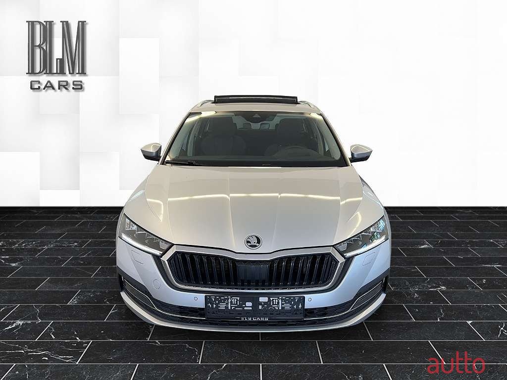 2020' Skoda Octavia photo #3
