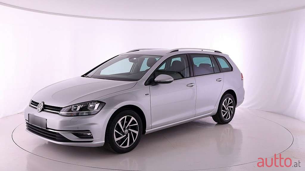 2018' Volkswagen Golf photo #1