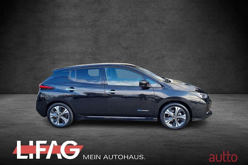 2021' Nissan Leaf photo #3