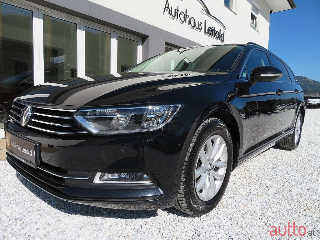 2019' Volkswagen Passat photo #1