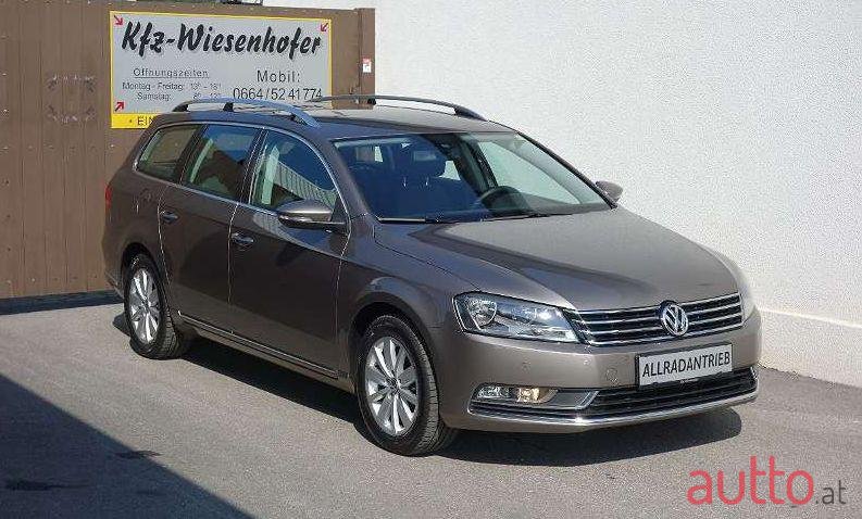 2011' Volkswagen Passat photo #1