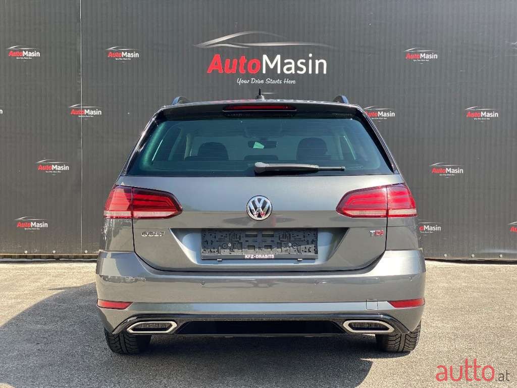 2017' Volkswagen Golf photo #4