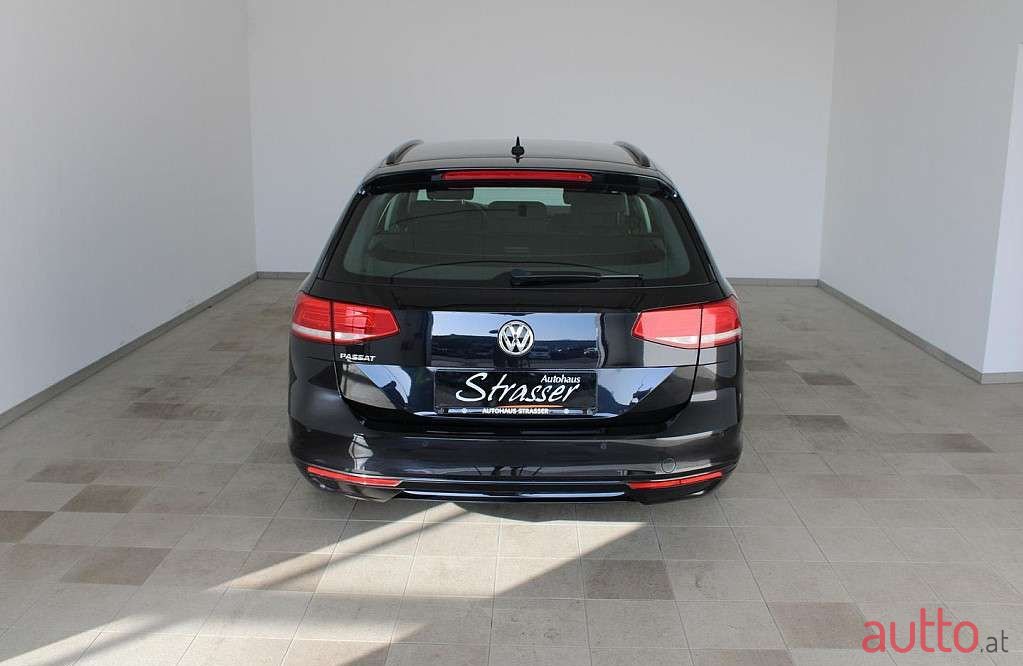 2019' Volkswagen Passat photo #4